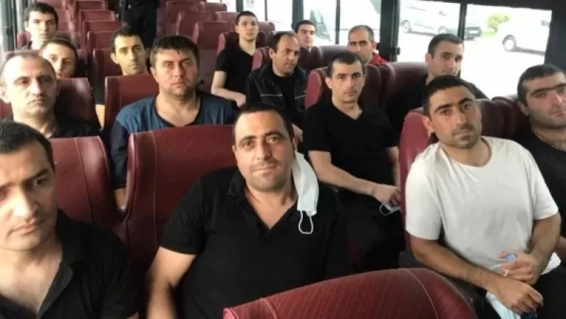 Վերադարձող ռազմագերիներն արդեն Հայաստանի սահմանում են