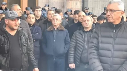 ԼՈՒՍԱՆԿԱՐՆԵՐ․ Սերժ Սարգսյանը Հանրապետության հրապարակում է