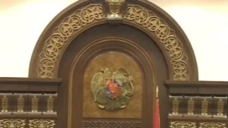 ՈՒՂԻՂ․ ԱԺ-ն քննարկում է Հրայր Թովմասյանի լիազորությունները դադարեցնելու հարցը