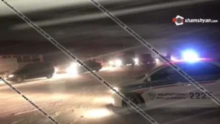 Սպիտակի ոլորանների հատվածում. 200-ից ավելի ավտոմեքենաներ ձնաբքի պատճառով չեն կարողանում շարժվել. Shamshyan. com