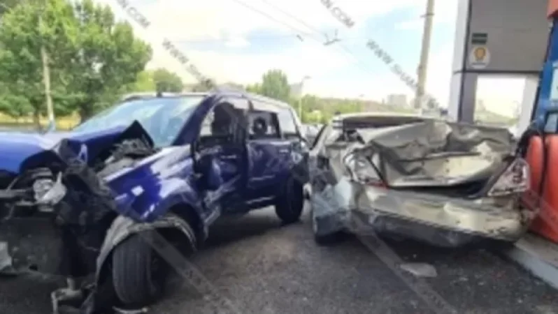 Պարզվել է Երևանում վրաերթ-ավտովթարից մահացածի, վիրավորի և վարորդների ինքնությունը