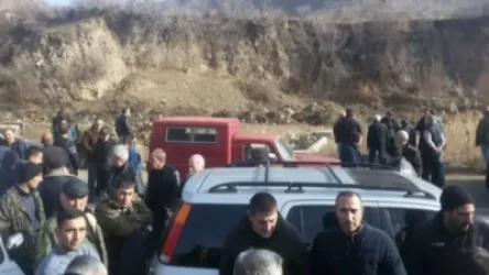 «Ղարաբաղը հայաթափեցիք, հիմա էլ Մեղրին եք հայաթափում, հա՞»․ մեղրեցիները ակցիա են անում