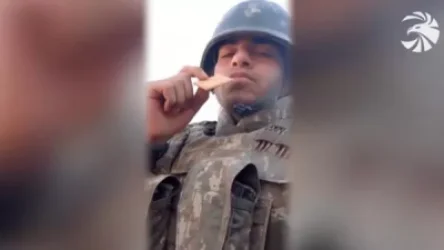 ՏԵՍԱՆՅՈՒԹ. Արկերի տարափի ներքո պեչենի համտեսող զինվորը՝ մարտական ընկերների և նրանց ոգու մասին