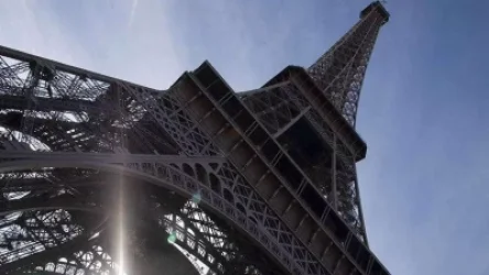 Էյֆելյան աշտարակի աստիճանների մի մասը աճուրդի է հանվել