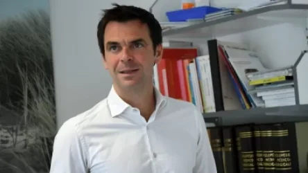 Ֆրանսիայի առողջապահության նախարարը հորդորել է չհամբուրվել և զերծ մնալ ձեռքսեղմումներից