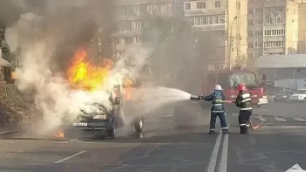 Մեքենա է այրվել Կառավարական առանձատան մոտ