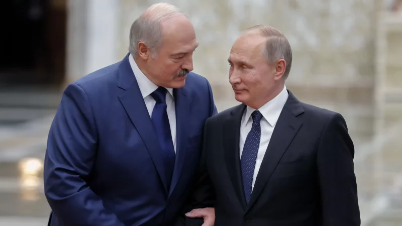 Putin Invites Lukashenko to His Apartment in the Kremlin