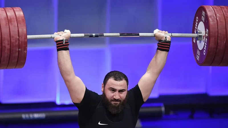 Կառավարությունը պարտադիր զինծառայությունից ազատեց ծանրամարտիկ Սիմոն Մարտիրոսյանին