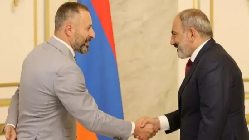 «Պատրաստ եմ լինել մեր կառավարության, մեր իշխանության կողքին». «Միասնական հայրենիքի» ղեկավարը՝ Փաշինյանին