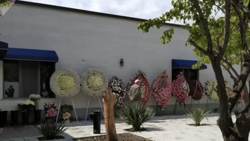 Մի՛ լացեք, կարող են զարթնել. Երևանում սպանված երեխաների մայրն ու հարազատները հրաժեշտ են տվել նրանց