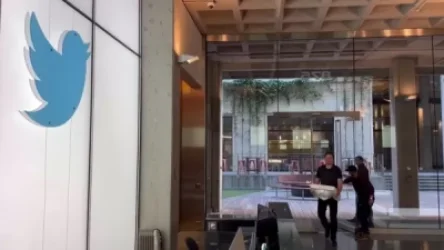 ՏԵՍԱՆՅՈՒԹ. Իլոն Մասկը Twitter-ի գրասենյակ է գնացել լվացարանը ձեռքին