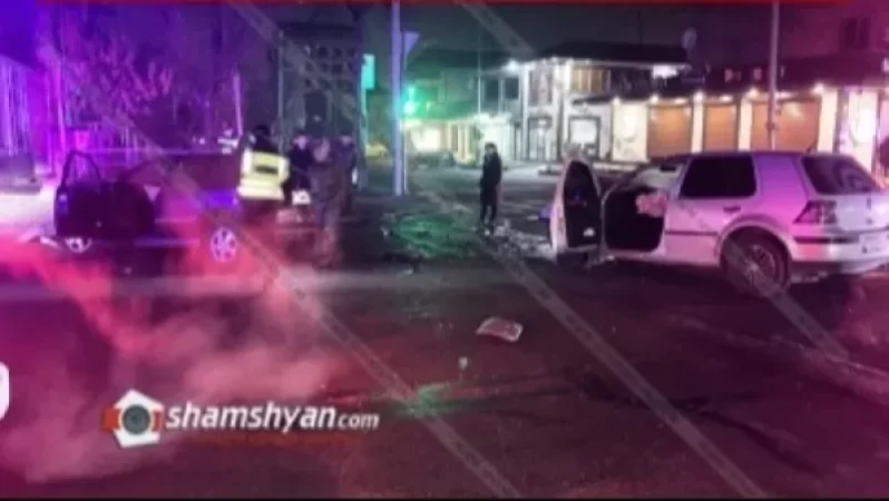 Ավտովթար՝ Երևանում. բախվել են Volkswagen-ն ու Opel-ը, կա վիրավոր