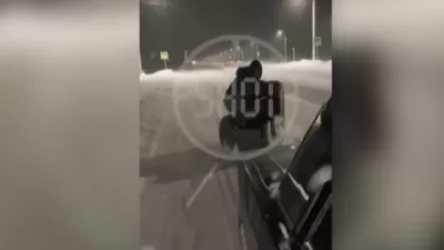 ՏԵՍԱՆՅՈՒԹ․ Տղամարդը բազկաթոռի վրա կանգնած շրջել է ձյունոտ քաղաքում, հետո էլ կոտրվածք ստացել