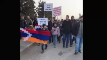 ՏԵՍԱՆՅՈՒԹ. Արցախցիները երթով գնում են օդանավակայան՝ հանդիպում պահանջելու Վոլկովի հետ