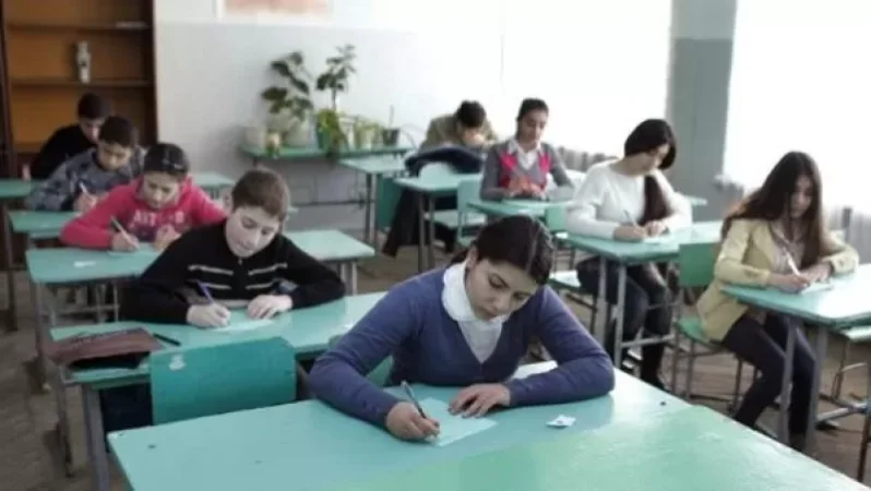 Դիմակներով և ախտահանիչ միջոցներով նախարարությունը կաջակցի, եթե դպրոցի բյուջեն չբավականացնի. Արայիկ Հարությունյան