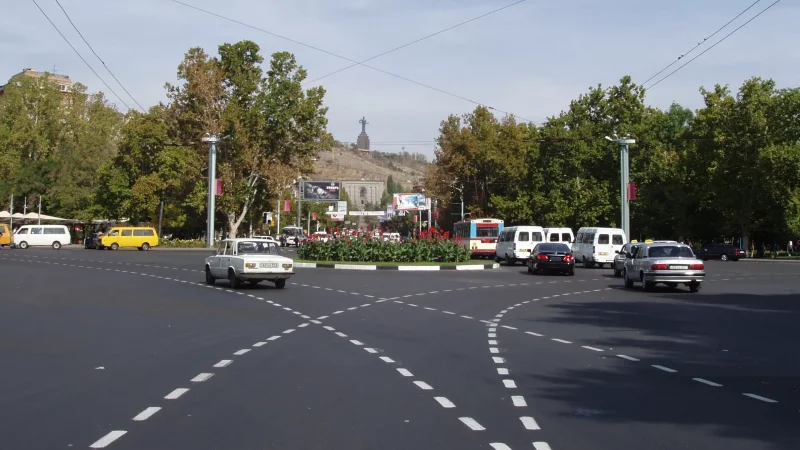 Ազնավուրի հուշարձանը կտեղադրվի Ֆրանսիայի հրապարակում. նախագիծն ընդունվեց