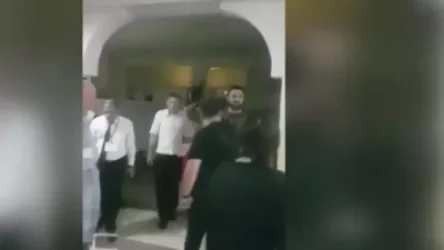 ՏԵՍԱՆՅՈՒԹ. Խայտառակ միջադեպ. «ՔՈ» կուսակցության ղեկավար Սուրեն Սահակյանը աթոռով հարվածել է ՀԱԿ վստահված անձի գլխին