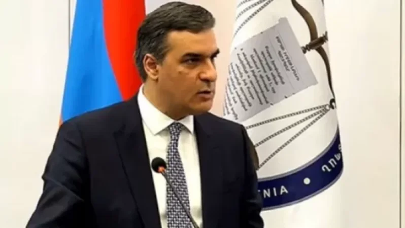 «Բա սա նորմա՞լ վիճակ է, կյանքի նորմալ պայմաննե՞ր են»․ Արման Թաթոյան