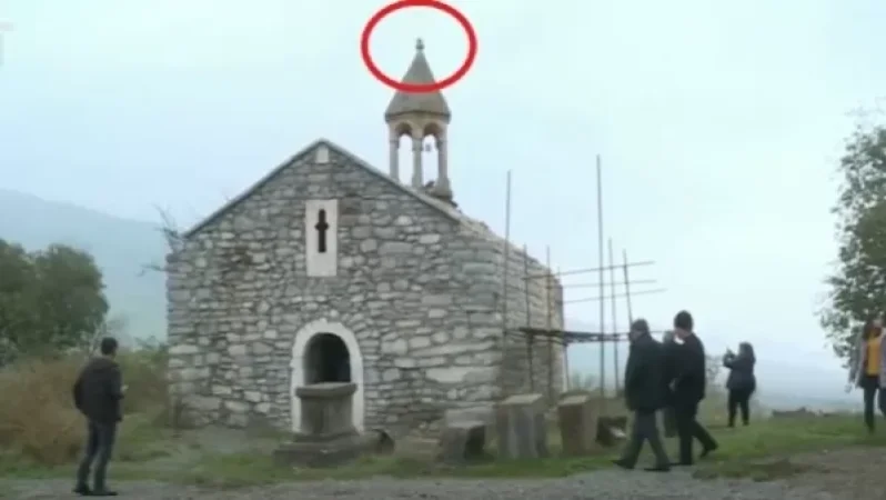 Ադրբեջանցիները հանել են Սպիտակ խաչ եկեղեցու խաչը