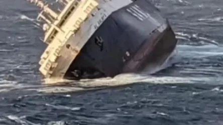 ՏԵՍԱՆՈՒԹ․ Իրանի ափերի մոտ ԱՄԷ-ի նավը վթարվել է, մոտ 30 մարդ ջրի մեջ է