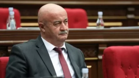 Հայհոյանքը միակողմանի է եղել՝ իմ կողմից, հետո քացով խփեցի, սեղանը շրջվեց․ Հովիկ Աղազարյան. «Հրապարակ»