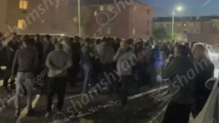 Լարված իրավիճակ․ պահանջում են հիվանդ անչափահասի երեսին գազ փչած և մահակով հարվածած ՔՊ-ական պաշտոնյային․ ԶԼՄ