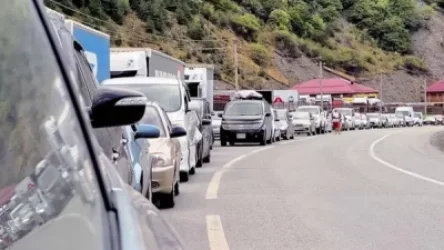 «Վերին Լարս» անցակետում ռեկորդային հերթեր են գոյացել