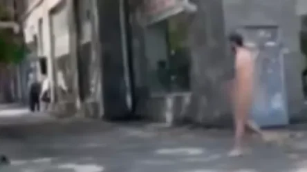 ՏԵՍԱՆՅՈՒԹ․ Ինչպես է ամբողջությամբ մերկ տղամարդը վազում Երևանի կենտրոնում