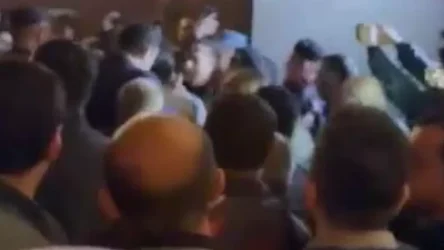 ՏԵՍԱՆՅՈՒԹ. Իրավապահները փորձում են բերման ենթարկել ցուցարարներից մեկին