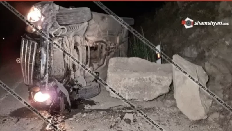 Կասկադյորական ավտովթար․ 31-ամյա վարորդը Mercedes-ով  բախվել է ապառաժ քարերին, կոտրել դրանք․ կա վիրավոր