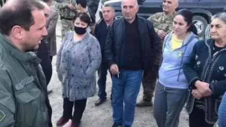 Դավիթ Տոնոյանը հանդիպել է ակտիվ մարտական գործողությունների հարակից բնակավայրերի բնակիչների հետ