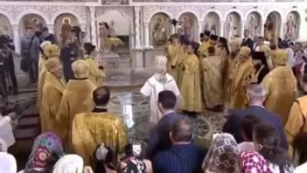 ՏԵՍԱՆՅՈՒԹ․ Ռուս պատրիարք Կիրիլը պատարագի ժամանակ ընկել է