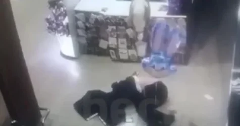 18+ Դեռահասն ընկել է առևտրի կենտրոնի երկրորդ հարկից. նա հոսպիտալացվել է. ՌԴ