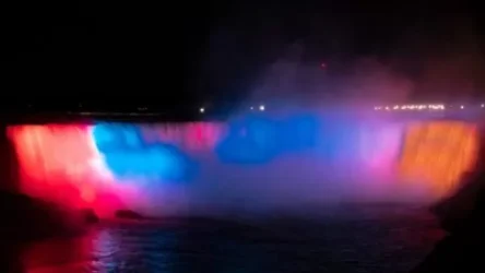 Նիագարա ջրվեժը լուսավորվեց հայկական դրոշի գույներով