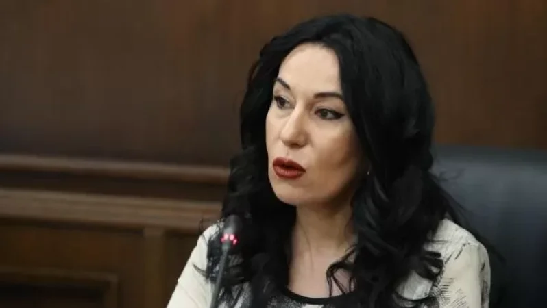 Ինչո՞ւ պիտի վարչապետը, ԱԺ նախագահը ու որոշ պաշտոնյաներ դիմակ չկրեն, իսկ մնացյալ քաղաքացիները՝ կրեն