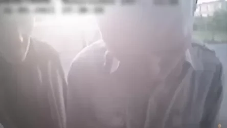 ՏԵՍԱՆՅՈՒԹ․ Տեսակադրերում պատկերված անձինք կասկածվում են ուրիշի բանկային քարտով փող կանխիկացնելու համար