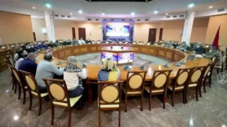 Մանրամասներ Վաղարշակ Հարությունյանի եւ ժամկետային զինծառայողների ծնողների հանդիպումից