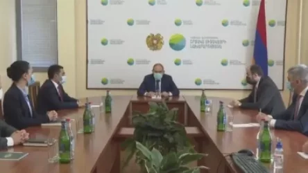 ՈՒՂԻՂ. Վարչապետը Շրջակա միջավայրի նախարարության աշխատակազմին է ներկայացնում նորանշանակ նախարարին