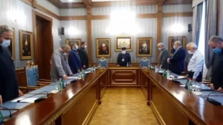 Մայր Աթոռի միաբաններն իբրեւ կամավոր մեկնել են Արցախ