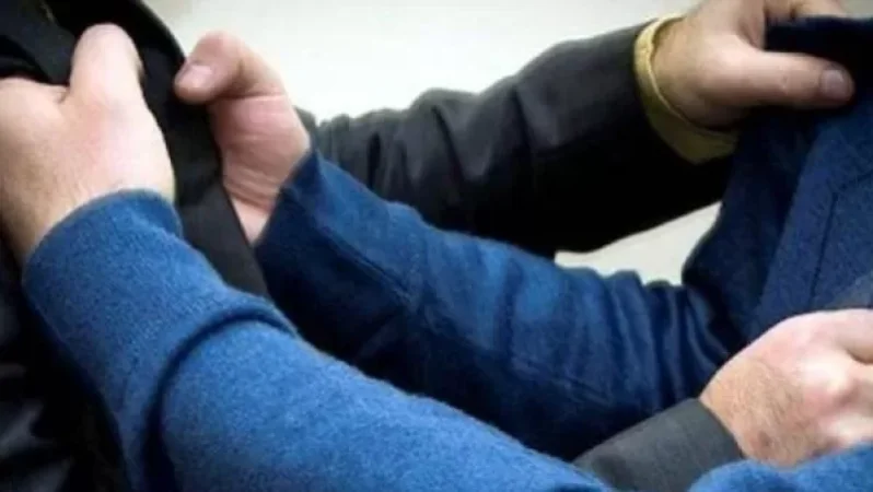 Երիտասարդը ծաղկեփունջ է նվիրել աղջկան, ապա՝ ծեծել հորը