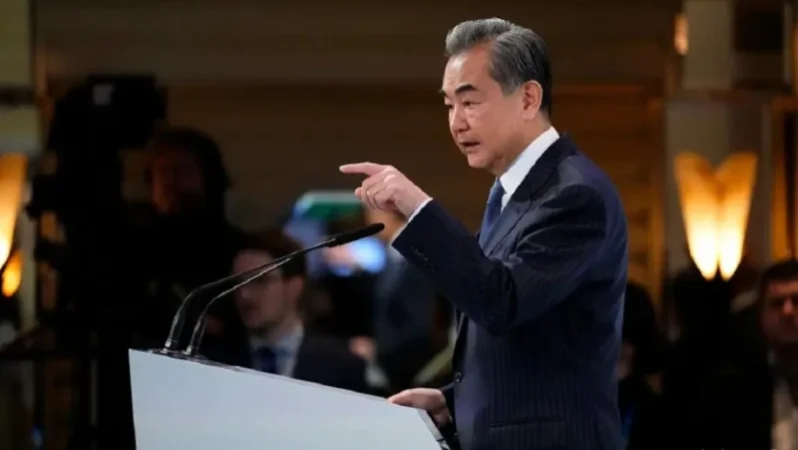 Չինաստանը աջակցում է Ուկրաինայում խաղաղության հաստատման ջանքերին․ Վան Յին