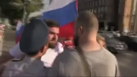 ՏԵՍԱՆՅՈՒԹ. Ինչպես են բերման ենթարկում բլոգեր Միկա Բադալյանին