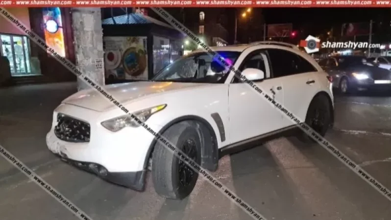 Սասունցի Դավթի հրապարակի հարևանությամբ բախվել են Infiniti, Mercedes և 2 Toyota Camry մակնիշի ավտոմեքենաները. 3 հոգի հոսպիտալացվել է