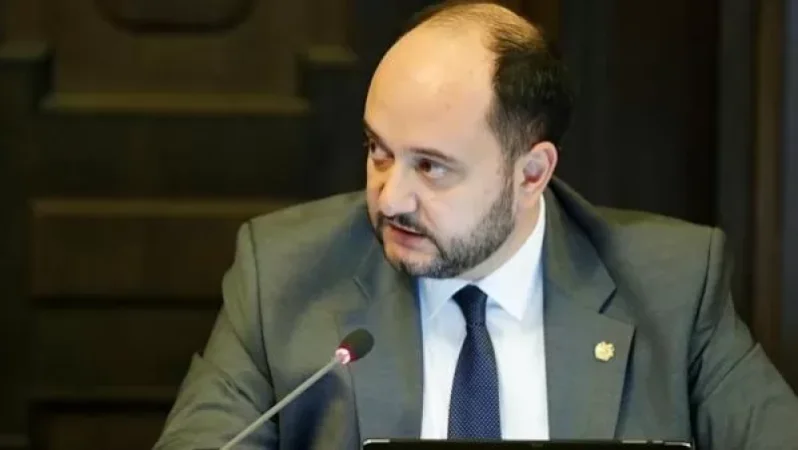 «Ժողովուրդ». «Իմ քայլը» որոշել է «բերման ենթարկել» ԿԳՄՍ նախարարին, բազմաթիվ հարցեր կան կուտակված