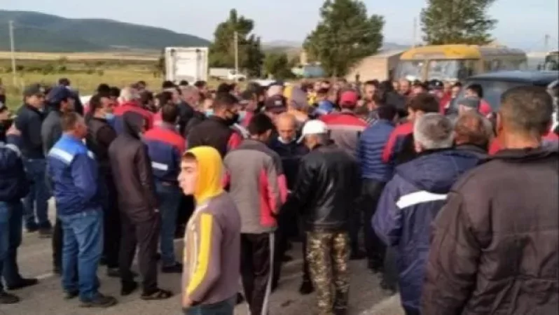 Գեղամասարի բնակիչները փակել են Վարդենիս-Քարվաճառ միջպետական ճանապարհը