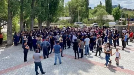 Ցույց Կուլիկամում՝ սպանության և անկարգությունների գործով հարցաքննությունների դեմ