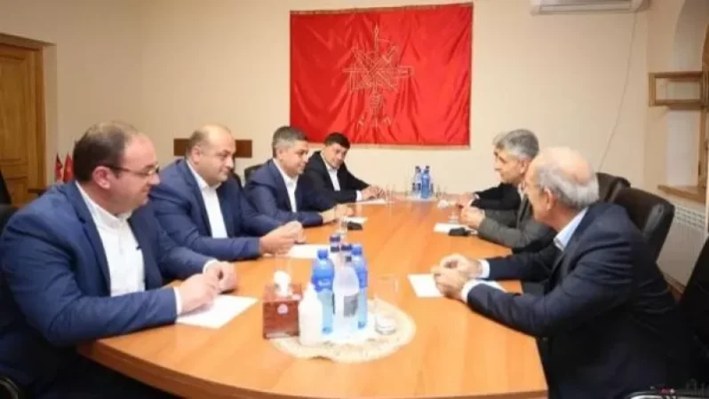 «Հայրենիքն» ու ՀՅԴ-ն շատ հարցերի շուրջ ունեն նույնական դիրքորոշում․Արթուր Վանեցյան