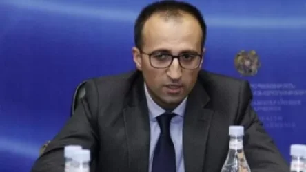 «Ինչո՞ւ հենց հիմա որոշեցիք արձակուրդ մեկնել». լրագրողը՝ Արսեն Թորոսյանին