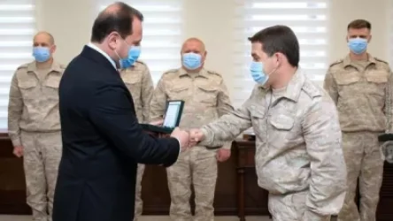 ՀՀ պաշտպանության նախարար Դավիթ Տոնոյանը պարգևատրել է ռուս զինծառայողներին