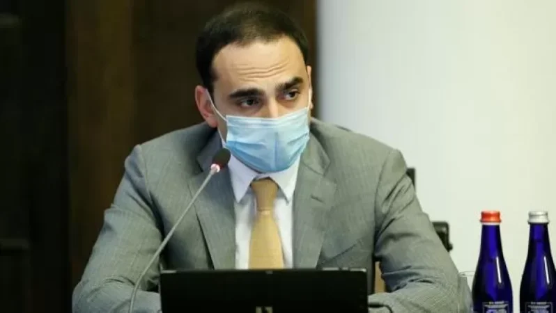 Դպրոցականներին բժշկական դիմակով և ախտահանիչ նյութերով կապահովի պետությունը